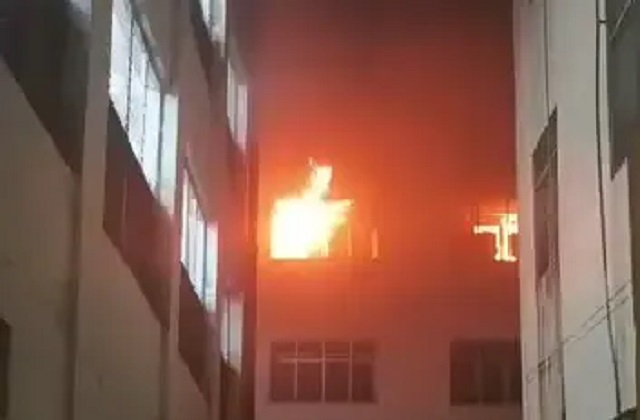 2025_4image_23_01_58040850700