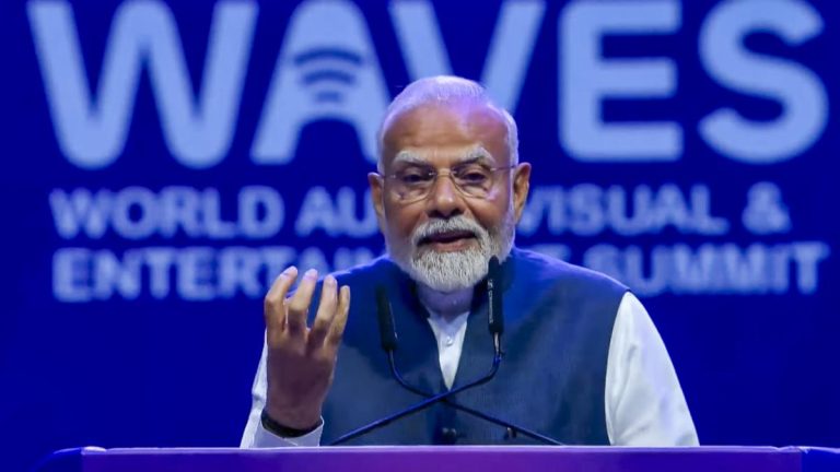 Waves Summit 2025: पीएम मोदी से बोले कार्तिक आर्यन, ‘पहली बार आपके सामने बोल रहा हूं…