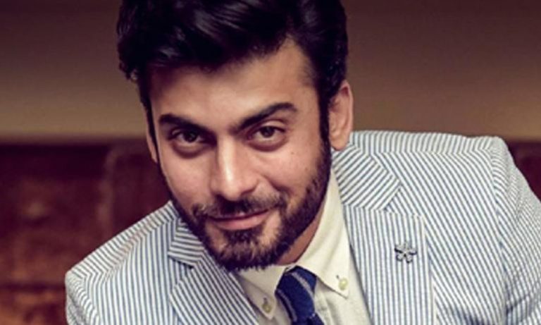 ENTERTAINMENT  : पाकिस्तानी एक्टर फवाद खान ने गिरगिट की तरह बदला रंग, हमला होते ही उगला जहर