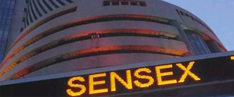BUSINESS : उछलने के बाद 600 अंक गिरा सेंसेक्स, निफ्टी भी 24800 के नीचे