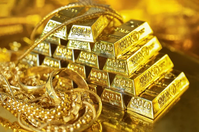 BUSINESS : सोना हुआ सस्ता, चांदी की चमक भी पड़ी फीकी, जानें 20 मई को आपके शहर के लेटेस्ट रेट्स