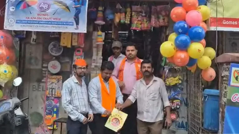 NATIONAL : मुंबई में हिंदी पढ़ाने का विरोध… मनसे कार्यकर्ताओं ने किताब फाड़कर जलाई, दुकानदारों को धमकाया