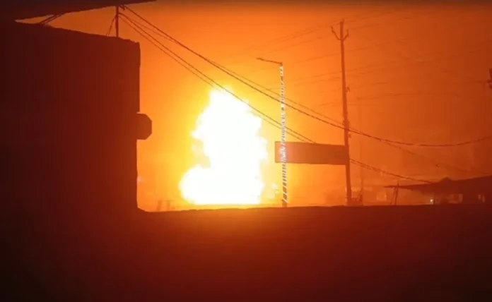 i5jmtcho_ghaziabad-fire_625x300_01_February_25