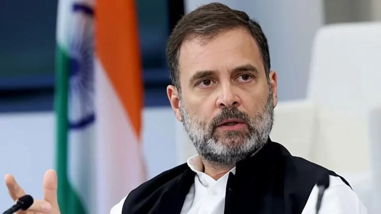 MAHARASTRA : बीजेपी नेता राज पुरोहित का राहुल गांधी पर विवादित बयान, ‘वे आवारा नेता की तरह घूम रहे हैं’