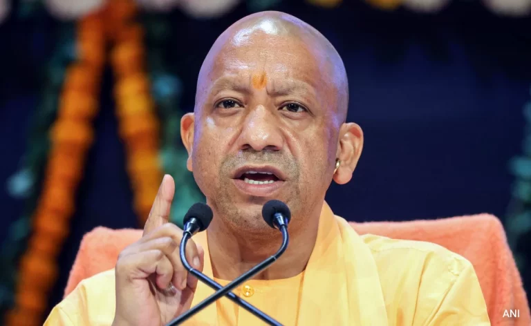 NATIONAL : यूपी के बेटियों को पसंद आ रही योगी सरकार की ये पहल, बड़ी संख्या में पहुंच रहे लोग