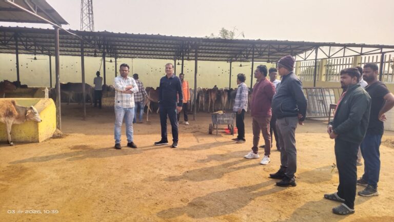 NATIONAL : महापौर आज सुबह वार्ड निरीक्षण के लिए पहुॅचे ग्रामीण वार्ड रेवाडीह