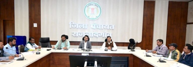 NATIONAL : कलेक्टर ने धान खरीदी के मद्देनजर ग्रामीण कृषि विस्तार अधिकारियों, पटवारियों, समिति प्रबंधकों एवं डाटा एण्ट्री ऑपरेटर की ली बैठक