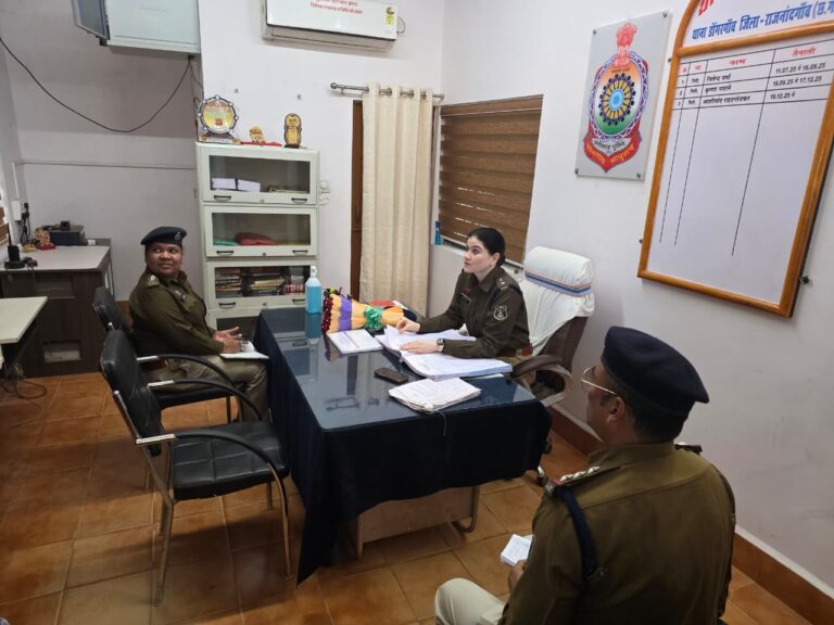 NATIONAL : पुलिस अधीक्षक सुश्री अंकिता शर्मा द्वारा थाना डोंगरगांव का वार्षिक निरीक्षण — लंबित प्रकरणों के शीघ्र निराकरण एवं आसूचना तंत्र सुदृढ़ करने के निर्देश