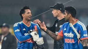 SPORTS : टी20 वर्ल्ड कप से पहले सूर्यकुमार यादव ने रैंकिंग में लगाई बड़ी छलांग, टॉप पर होकर भी अभिषेक शर्मा को हुआ नुकसान