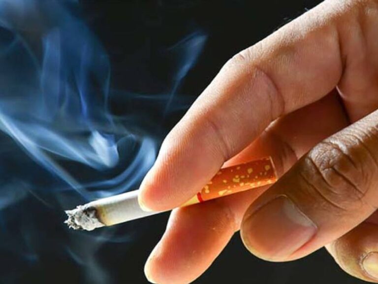 NATIONAL : लो अब बढ़ने वाले हैं सिगरेट के दाम, Gold Flake से लेकर Classic तक की 19-41 परसेंट तक बढ़ सकती कीमत