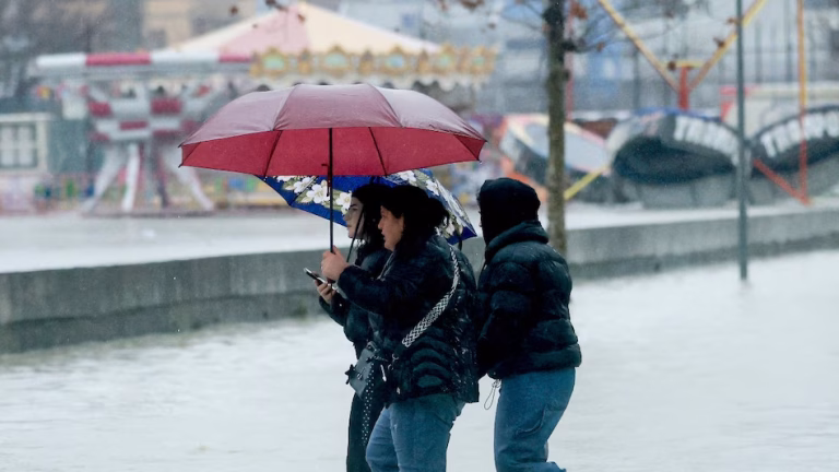 Bengal news : दक्षिण बंगाल में बारिश का अलर्ट, कई जिलों में तेज हवाओं के साथ बदलेगा मौसम