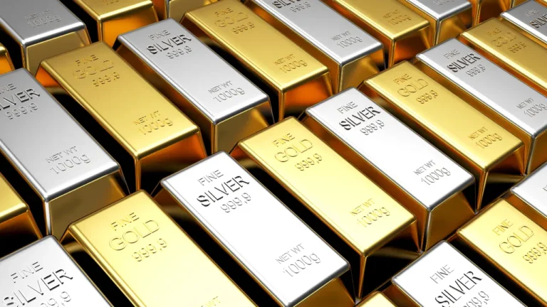 BUSINESS : सोने-चांदी के दाम में लगातार चौथे दिन गिरावट, चांदी ₹7 हजार सस्ती होकर ₹2.28 लाख किलो पर आई, सोना ₹1231 गिरा