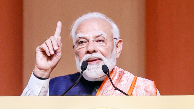 NATIONAL : केंद्रीय मंत्रिमंडल में फेरबदल की अटकलें तेज हैं। छह-सात सितंबर की तारीख पर नजर है। कई मंत्रियों के विभाग बदल सकते हैं। 70 पार नेताओं की जिम्मेदारी घट सकती है।
