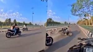 LUCKNOW : लखनऊ के जनेश्वर मिश्र पार्क के पास भीषण एक्सीडेंट: 100 की रफ्तार में बुलेट, एक पहिये पर स्टंट और खत्म हो गई जिंदगी!