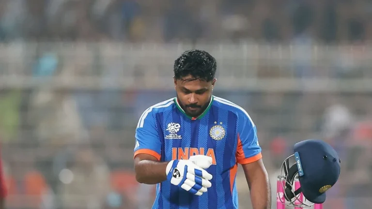 SPORTS : सेमीफाइनल मैच से पहले टीम इंडिया की बढ़ी टेंशन, संजू सैमसन बैन क्यों सोशल मीडिया पर कर रहा ट्रेंड, खेल पाएंगे आज