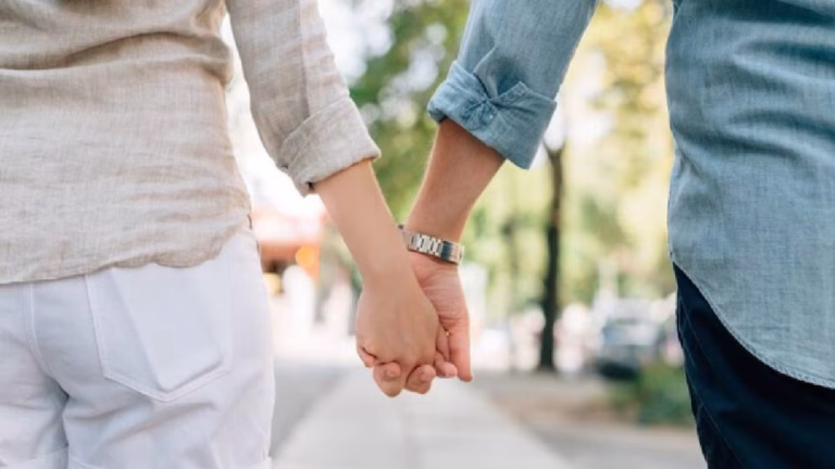 Top news : इंस्टा का प्यार, उम्र की दरार.,17 साल के राज को लेकर भागी 21 की मोना।