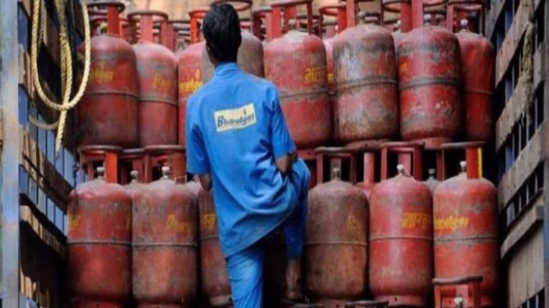 Top news : मिडिल ईस्ट में जंग के बीच सरकार ने लिया बड़ा फैसला, LPG सिलेंडर की बुकिंग का बढ़ा समय