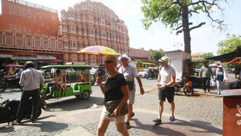 Rajasthan news : राजस्थान से गुजरात तक झुलसाने लगी गर्मी, इस बार मार्च में ही मंडराने लगा हीटवेव का खतरा