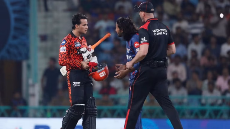 Sports : अभिषेक शर्मा पर BCCI का एक्शन, मैच फीस भी कटी; क्यों मिली SRH ओपनर को ये सजा?