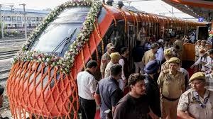 NATIONAL : आज श्रीनगर-जम्मू वंदे भारत को हरी झंडी दिखाएंगे रेल मंत्री वैष्णव, 2 मई से शुरू होंगी नियमित सेवाएं