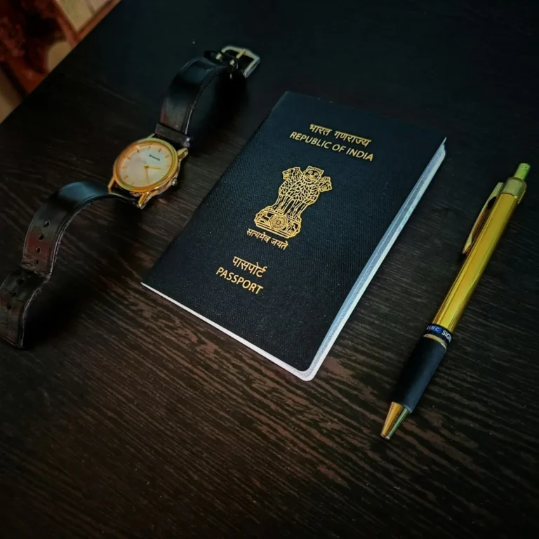 NATIONAL : विदेश यात्रा संवैधानिक हक, आपराधिक मामला लंबित होने से पासपोर्ट नवीनीकरण से नहीं किया जा सकता इनकार