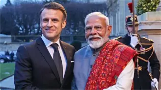 WORLD : ‘प्रिय मित्र नरेंद्र…’, मैक्रों ने हिंदी बोलकर चौंकाया, PM मोदी ने कहा- वादा निभाना है