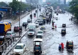 NATIONAL : अगले 48 घंटों में देश के 18 राज्यों में तूफानी बारिश का अलर्ट! घर से निकलने से पहले पढ़ लें IMD का ये अपडेट