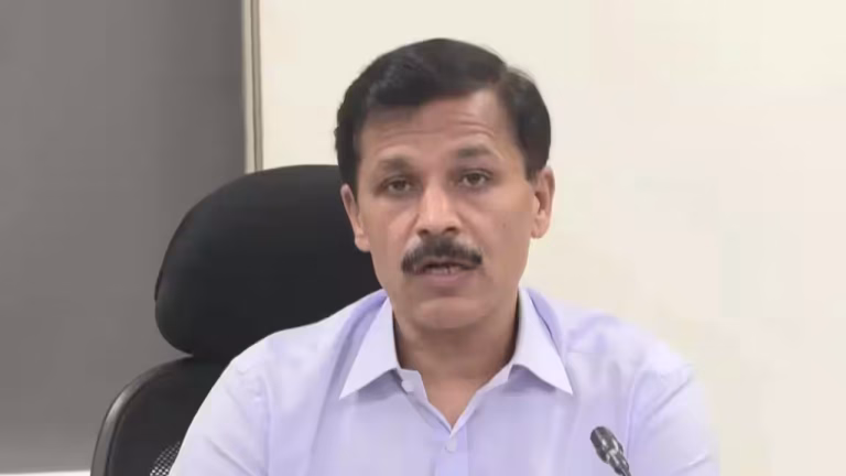 NATIONAL : महाराष्ट्र में खुले खाने के तेल की बिक्री पर पूरी तरह रोक! FDA कमिश्नर तुकाराम मुंढे का बड़ा फैसला, दिए कड़े निर्देश