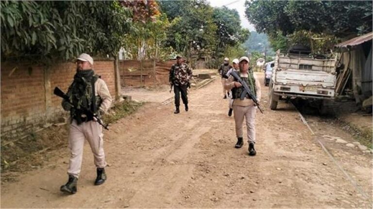 NATIONAL : इंफाल पूर्व में पुलिस और सेना की बड़ी कार्रवाई, भारी मात्रा में हथियार समेत 3 उग्रवादी गिरफ्तार