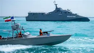 WORLD : होर्मुज में बारूदी सुरंग से टकराए दो तेल टैंकर, परखच्चे उड़े, ईरान की IRGC ने क्या बताया?
