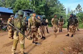 NATIONAL : मणिपुर में फिर भड़की हिंसा, दो महिलाओं की गोली मारकर हत्या; फार्महाउस भी जलाए