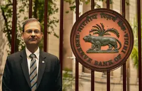 BUSINESS : महंगाई बढ़ी, अब कर्ज लेना और चुकाना भी महंगा:RBI की चेतावनी- आगे कीमतें और बढ़ेंगी; इससे फेस्टिव सीजन में खरीदारी कम होने का अंदेशा