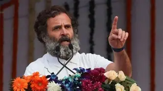 NATIONAL : राहुल गांधी और प्रियंका पर अब दर्ज हुई पुलिसकर्मियों से मारपीट की FIR, ड्यूटी में बाधा डालने का भी आरोप